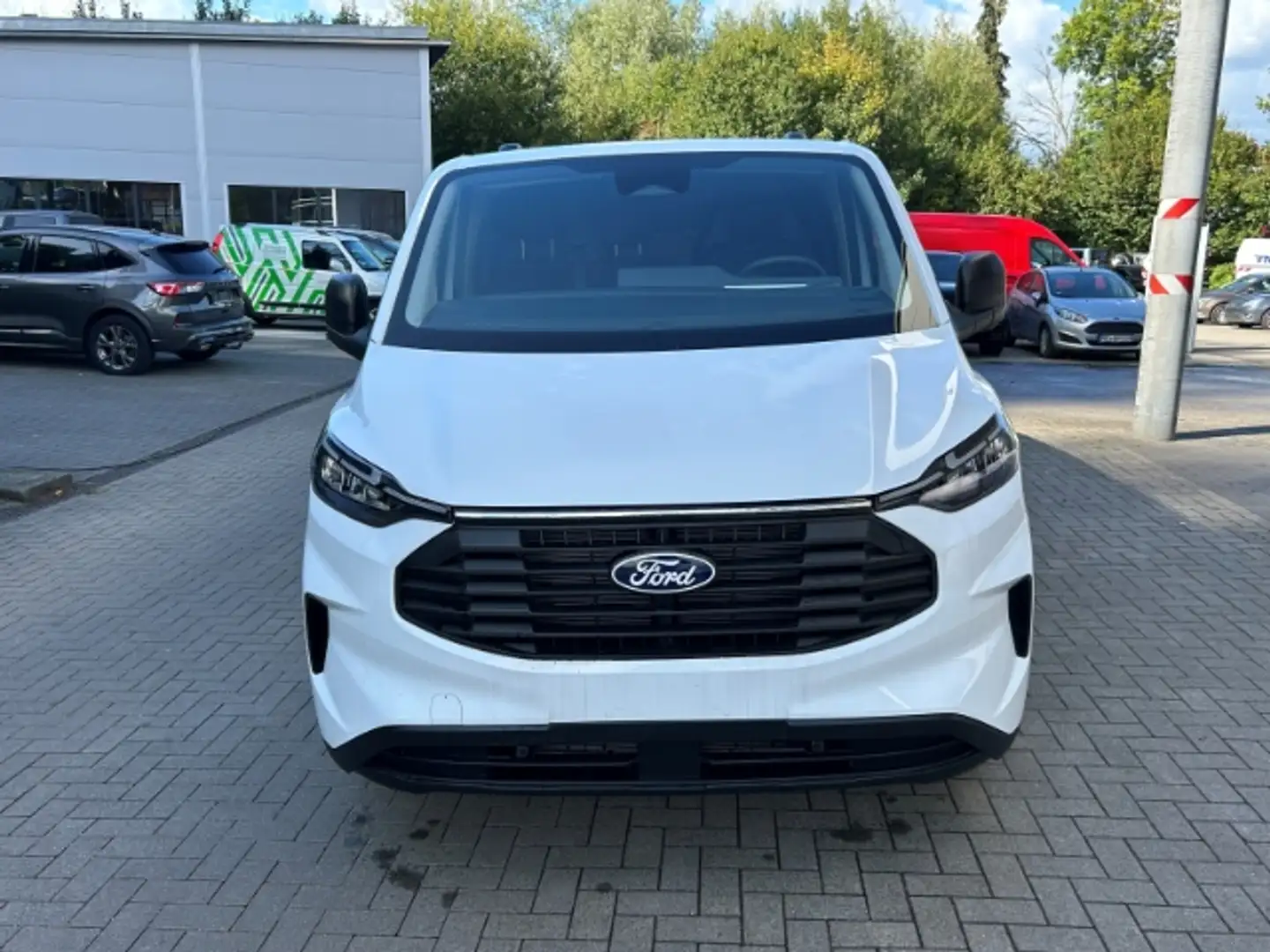 Ford Transit Custom Kasten 320 L2 Trend FWD 2.0 EcoBlue Blanco - 2