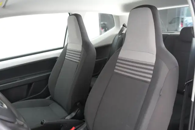 Volkswagen Up! view 10