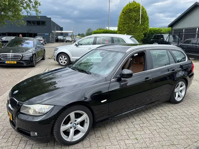 BMW 3 Series view 2