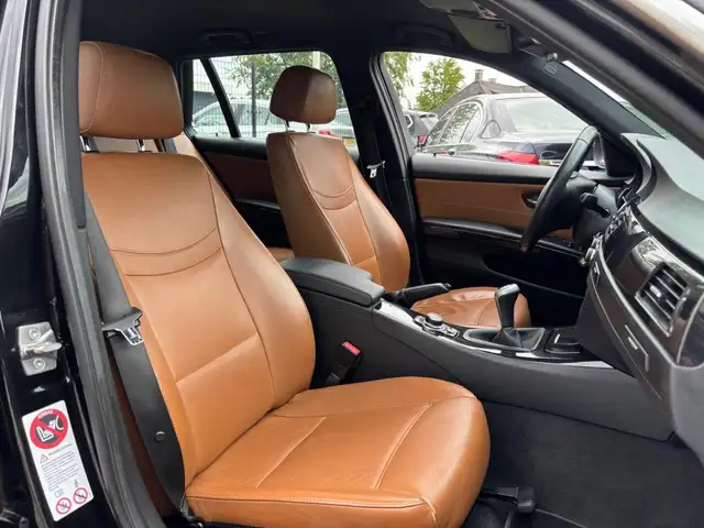 BMW 3 Series view 11