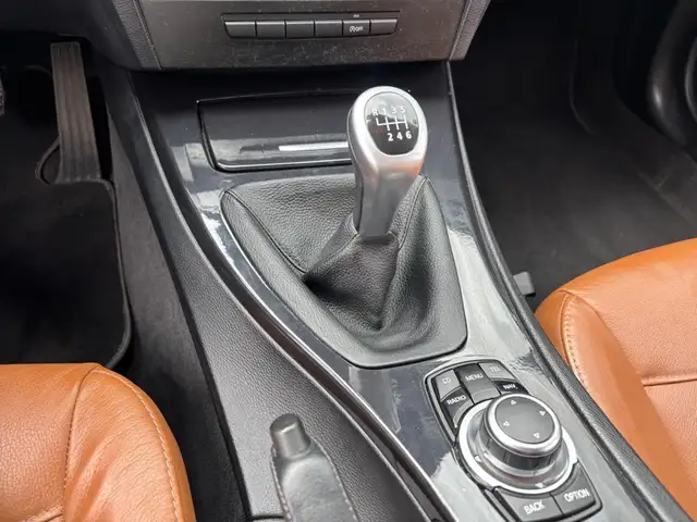 BMW 3 Series view 13