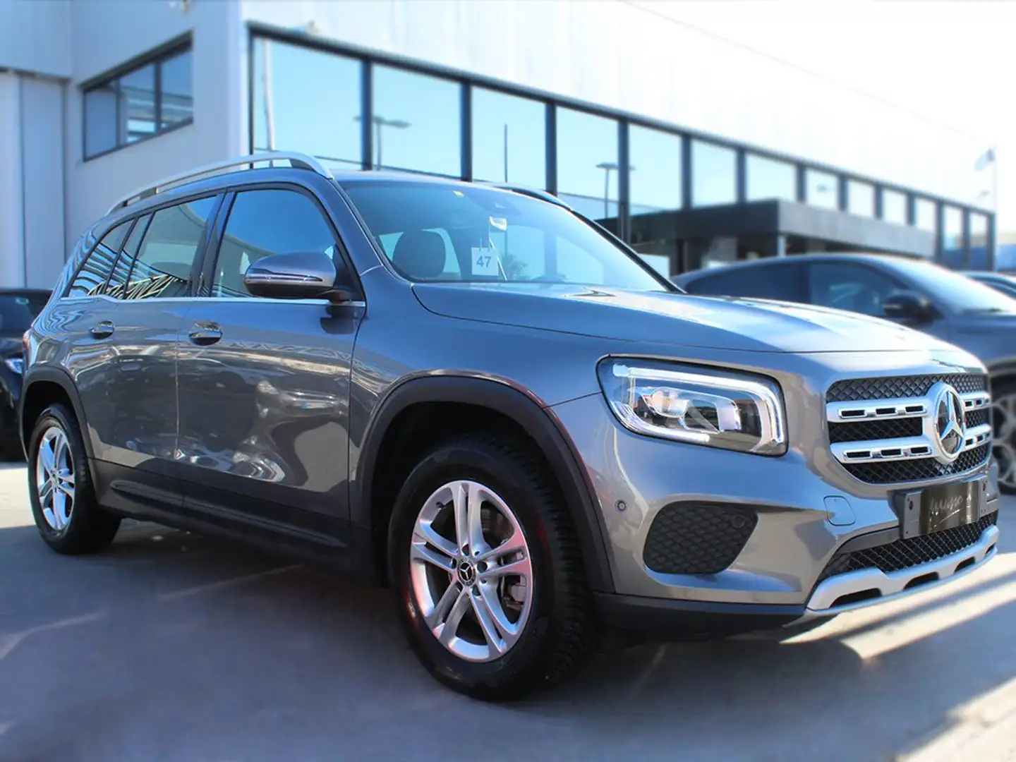 Mercedes-Benz GLB 180 d Sport auto Grigio - 1
