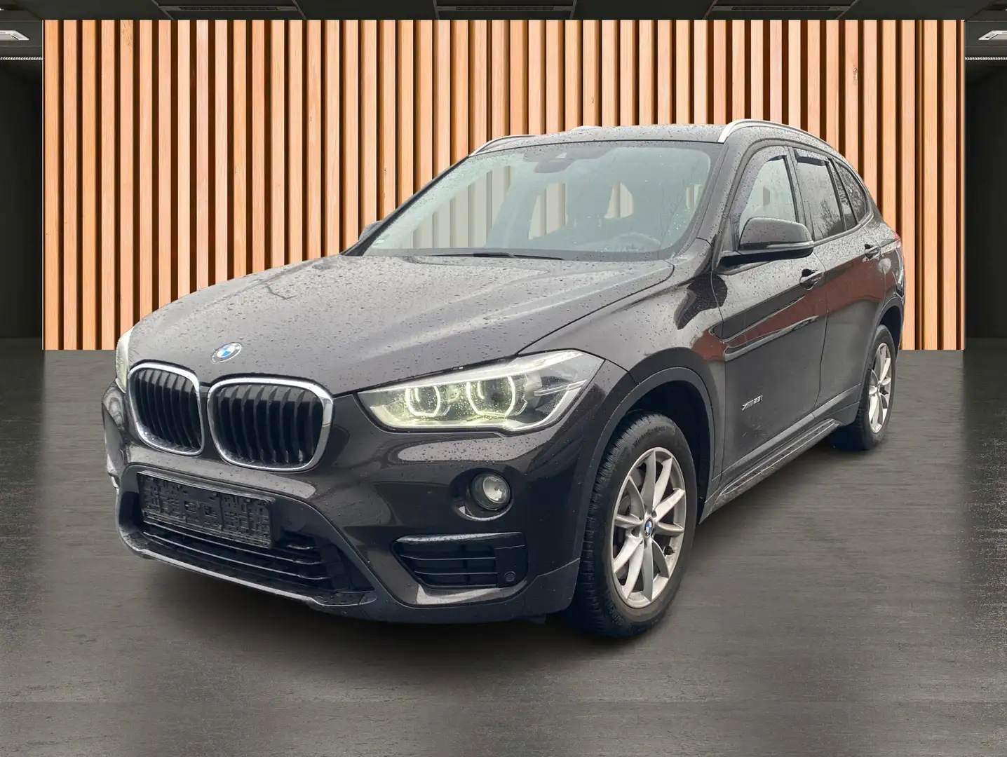 BMW X1 xDrive 25 i Sport Line*Navi+*voll LED*HeadUp* Nero - 2