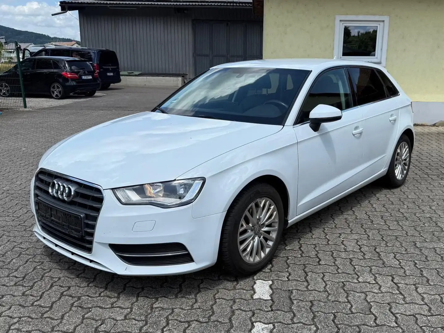 Audi A3 2.0 TDI Sportback S-Tronic Attraction Blanc - 1