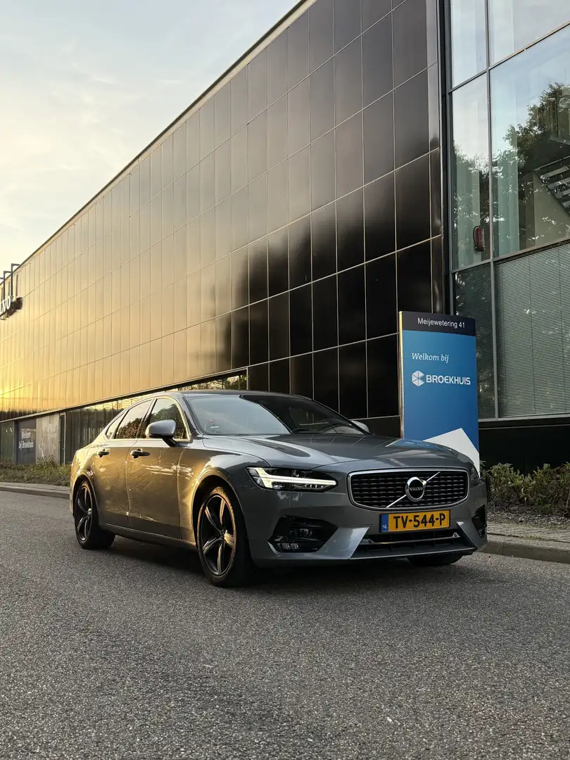 Volvo S90 2.0 D5 AWD R-Design Grijs - 1