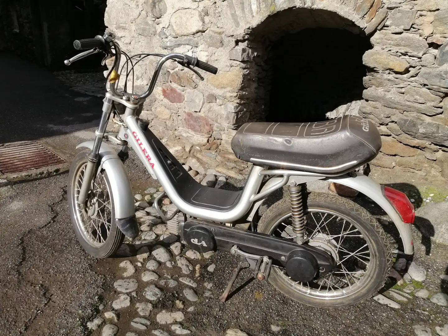 Gilera CBA 50 srebrna - 2