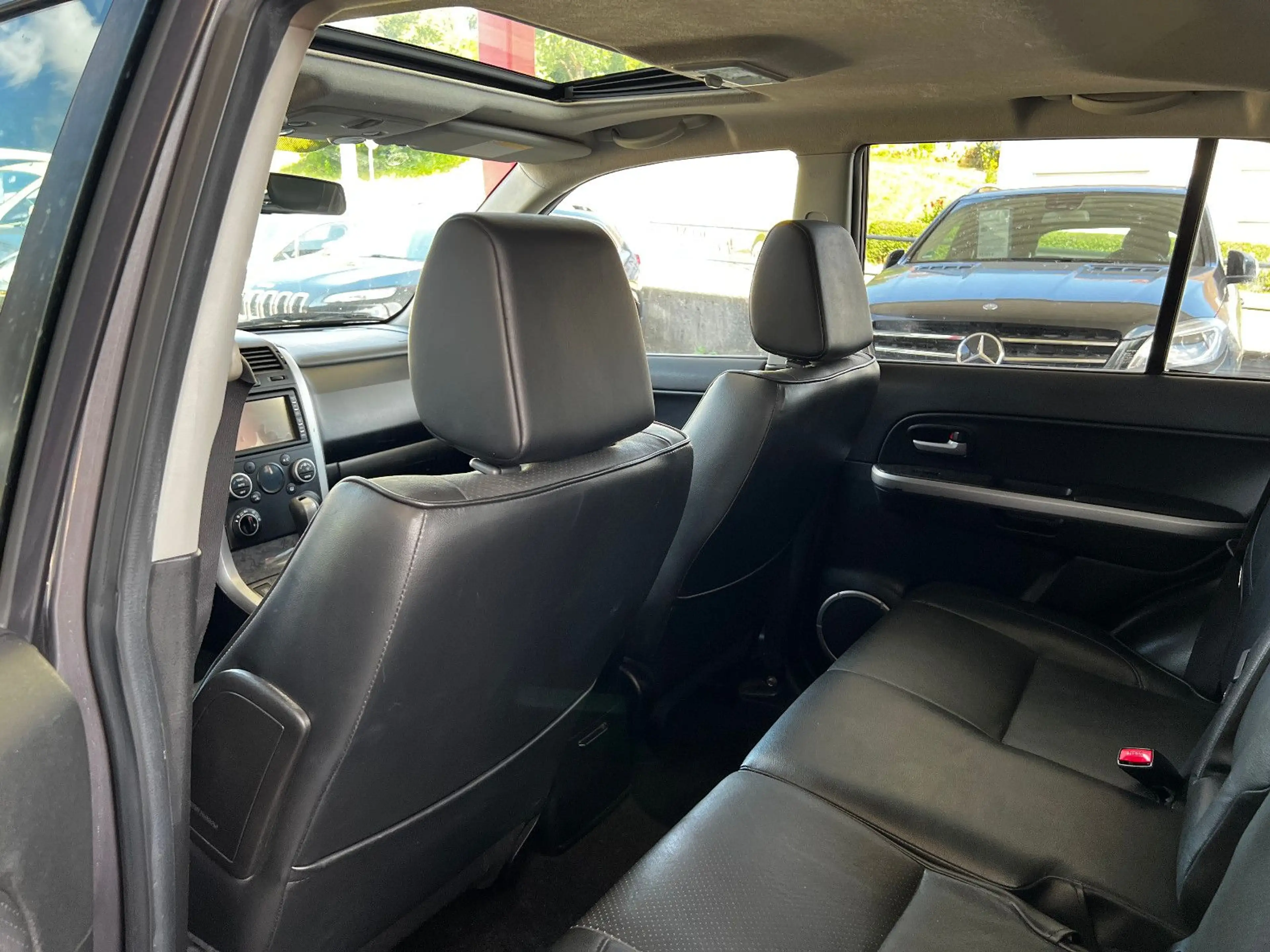 Suzuki Grand Vitara 2.4 Comfort Automatik I TÜV 2028 — photo 13