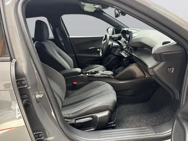 Peugeot 2008 view 11