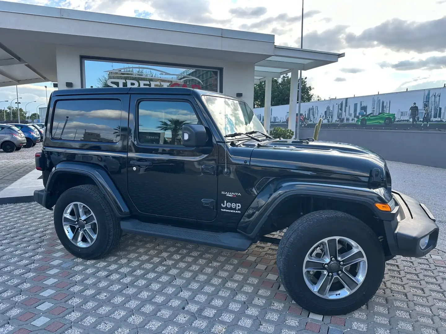 Jeep Wrangler Wrangler 2.2 Mjt II Sahara Schwarz - 2