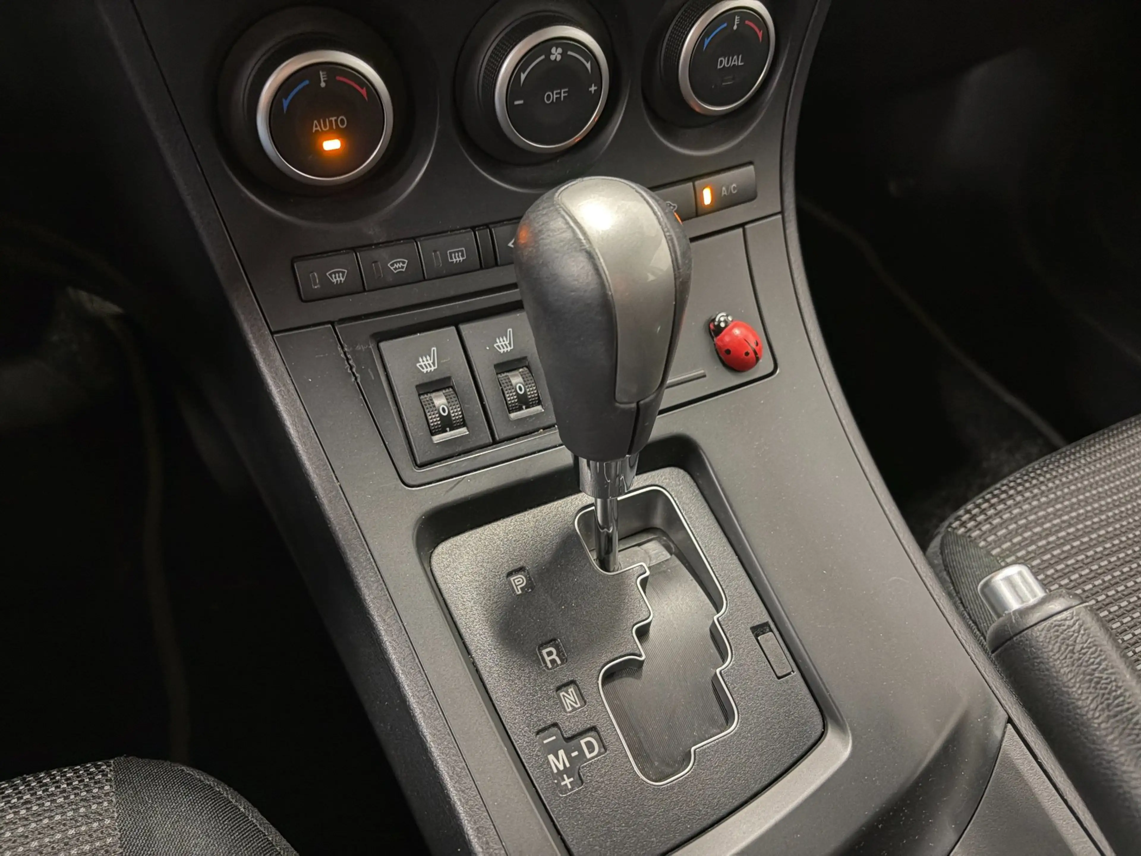 Mazda 3 2.0 GT-L Automaat / Clima / Stoelverwarming / Pdc — photo 16