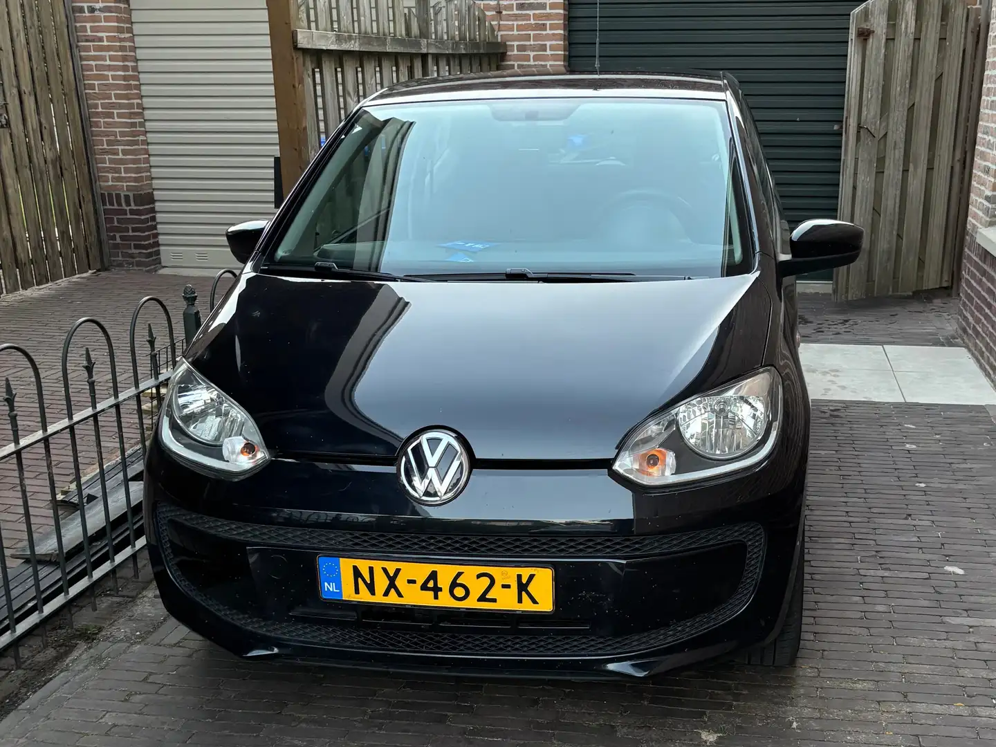 Volkswagen up! up! 1.0 high up! BlueM. Zwart - 1