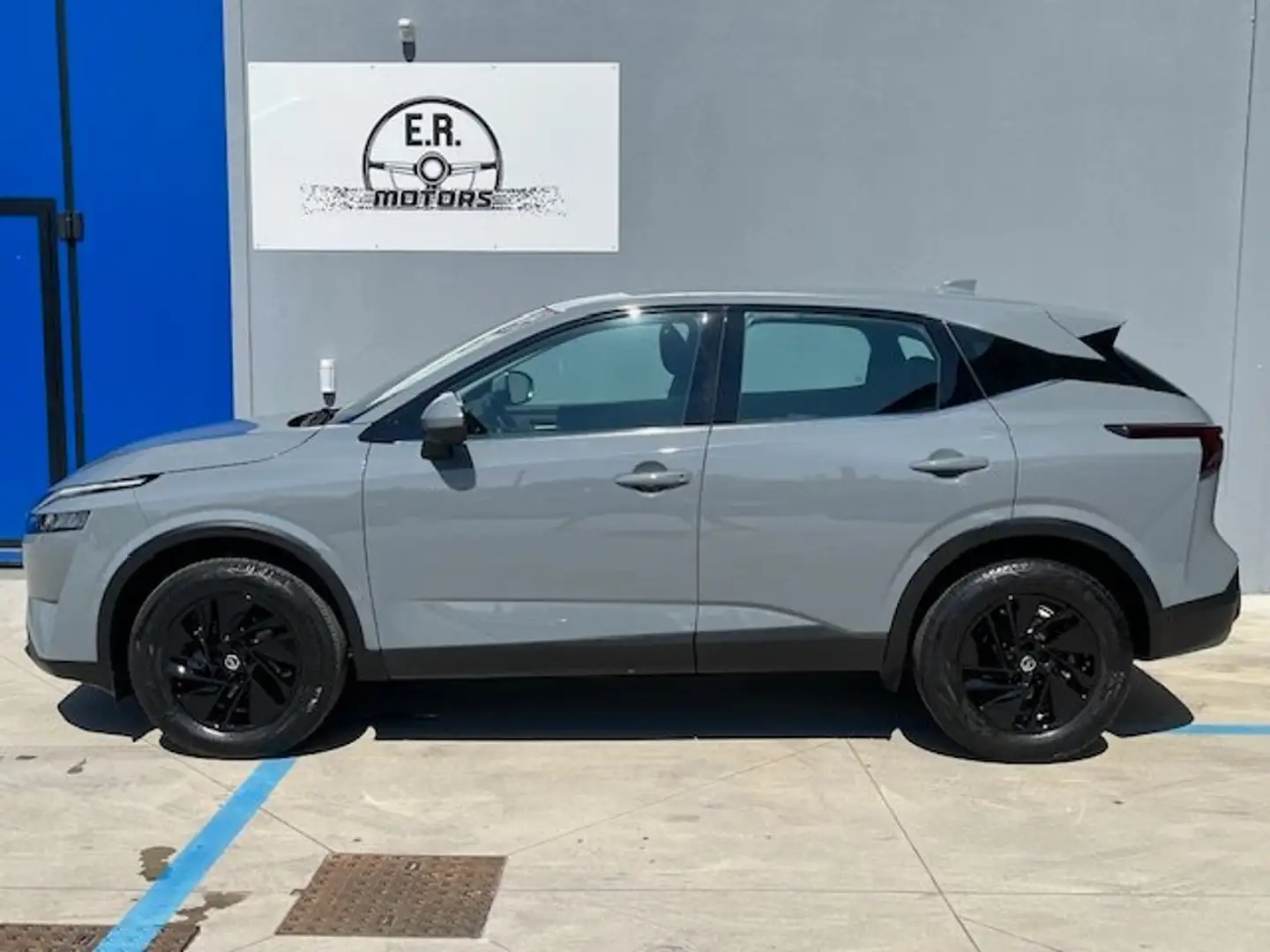 Nissan Qashqai Qashqai 1.3 mhev Business 2wd 158cv Aut. Grau - 2
