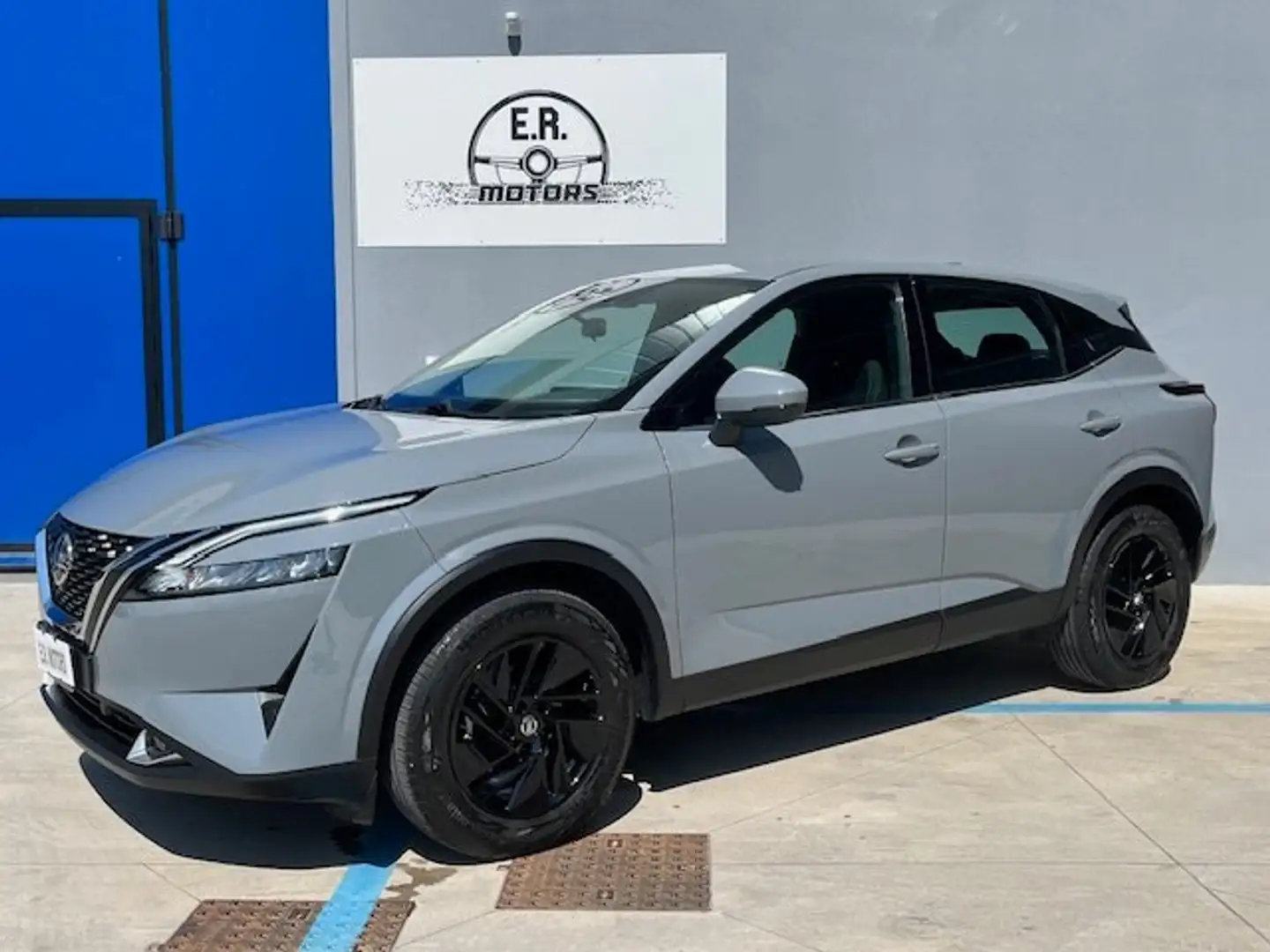 Nissan Qashqai Qashqai 1.3 mhev Business 2wd 158cv Aut. Grau - 1