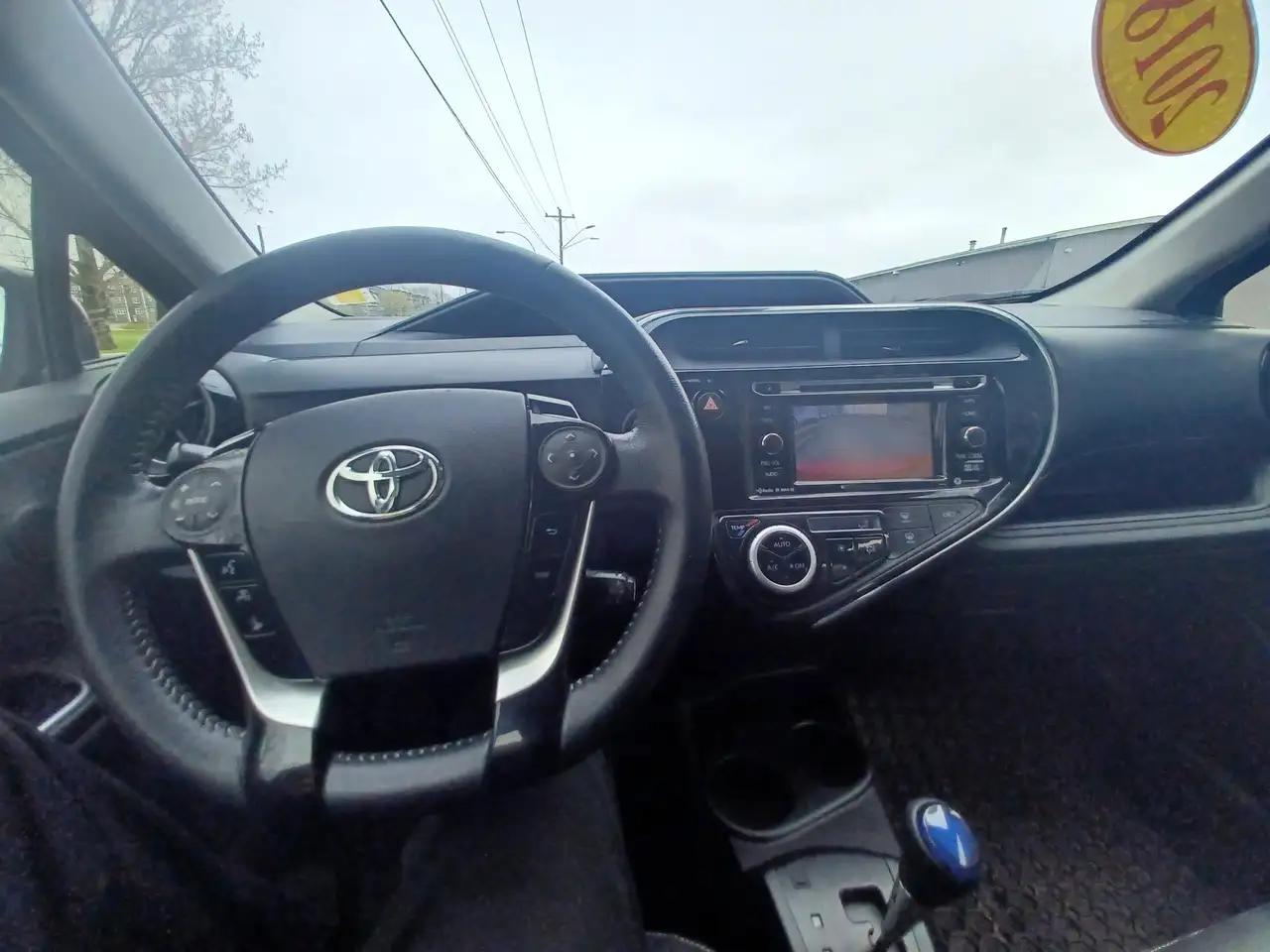 Toyota Prius c снимка Toyota Prius c