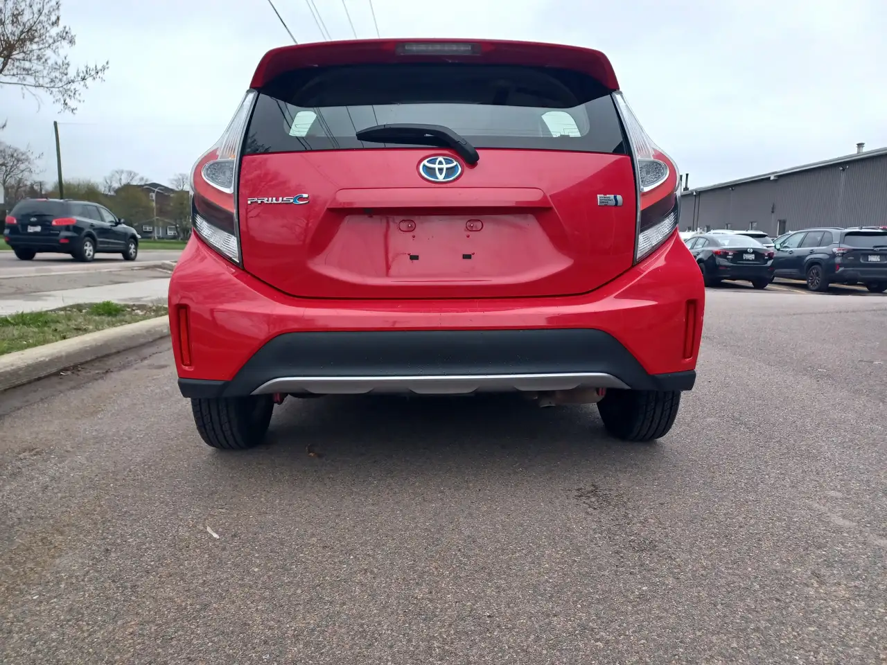Toyota Prius c снимка Toyota Prius c