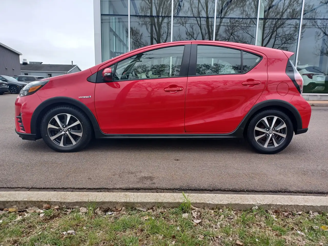 Toyota Prius c снимка Toyota Prius c