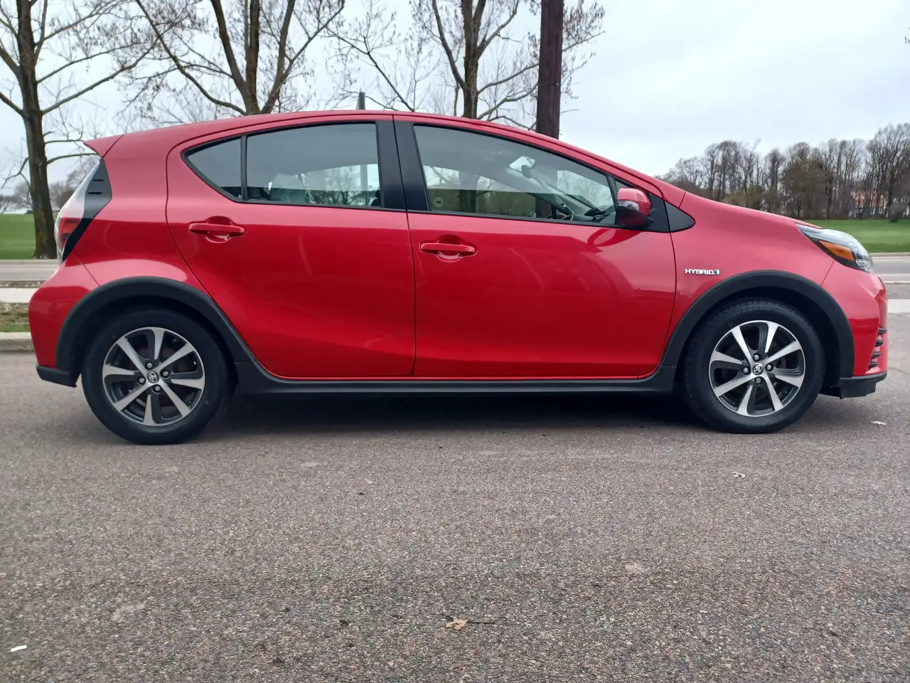 Toyota Prius c снимка Toyota Prius c