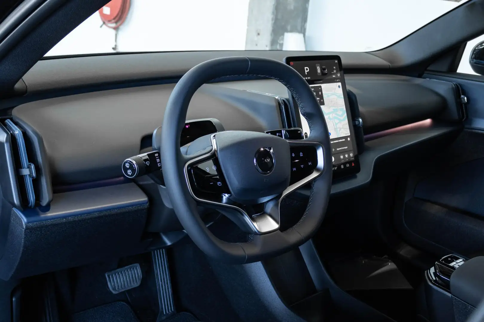 Volvo EX30 Single Motor Extended Range Plus | Premium Audio b Negro - 2