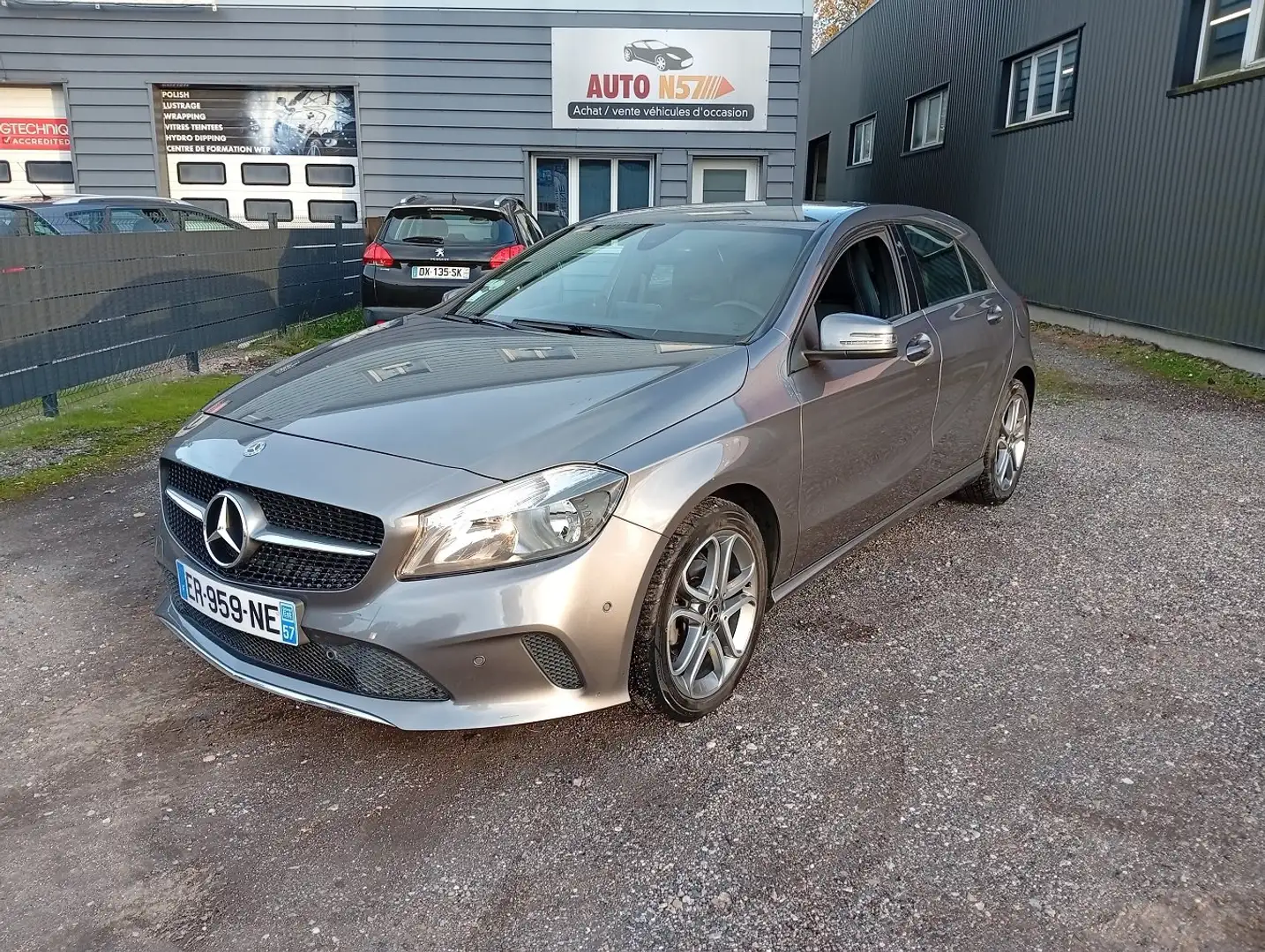 Mercedes-Benz A 180 Classe A 180 d 7G-DCT Sensation Gris - 1