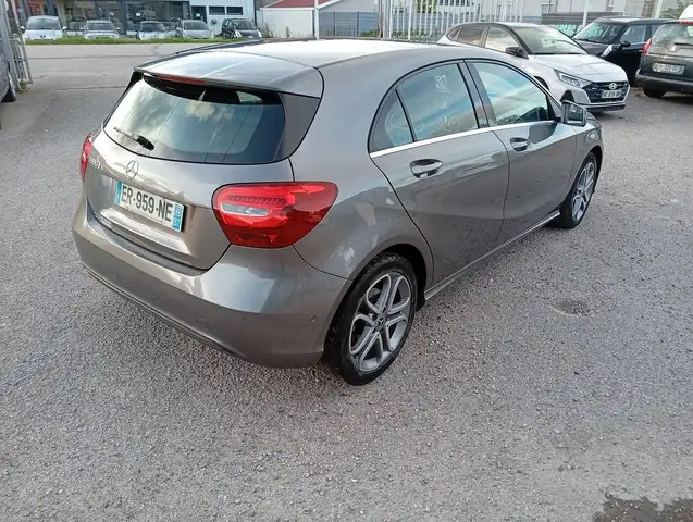 Mercedes-Benz A view 4