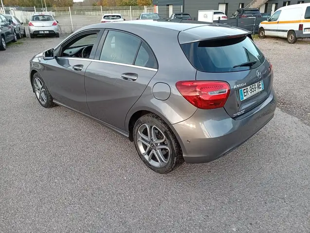 Mercedes-Benz A view 3