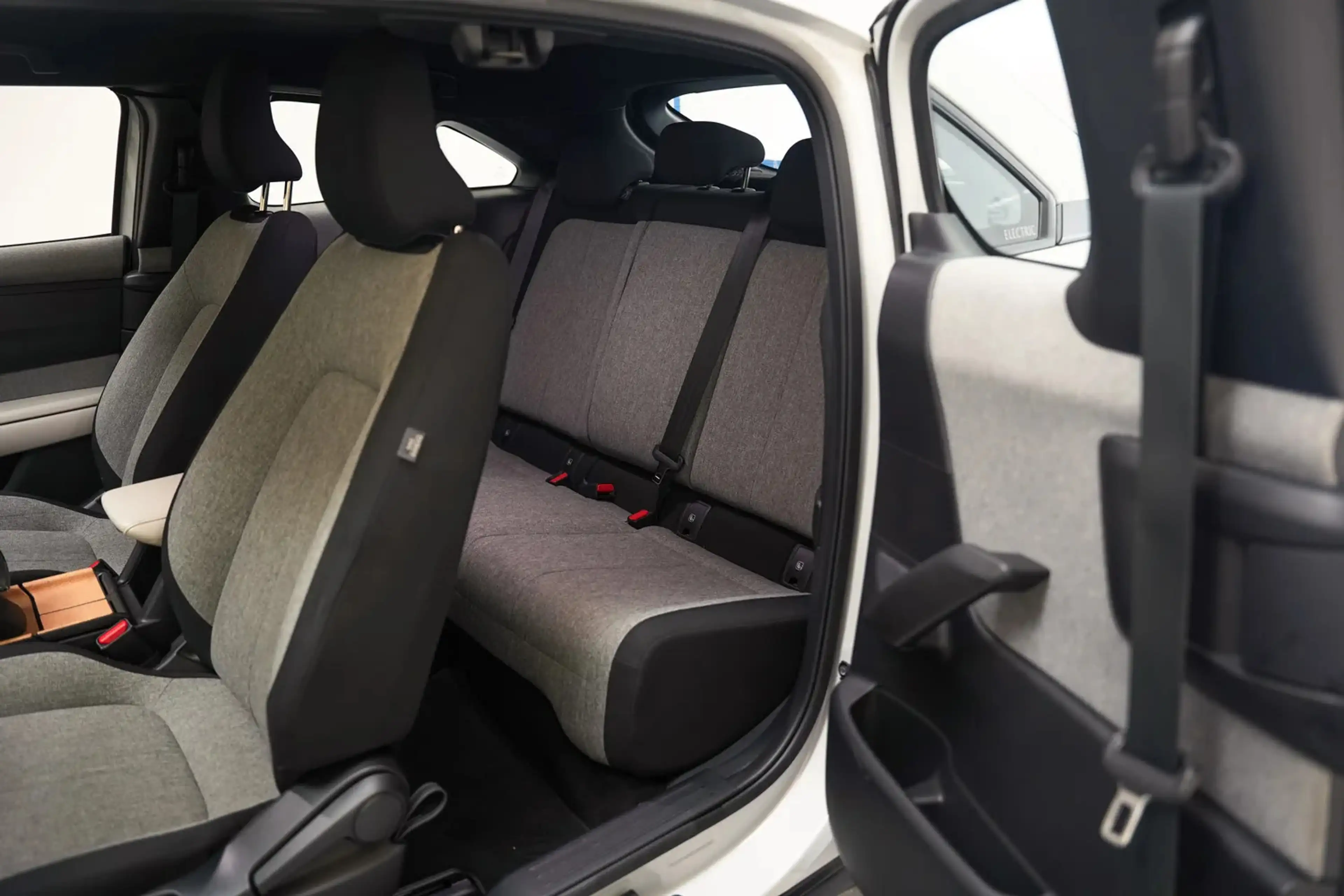 Mazda MX-30 e-SkyActiv 145 36 kWh [ LED Navi Head-up ] — photo 11