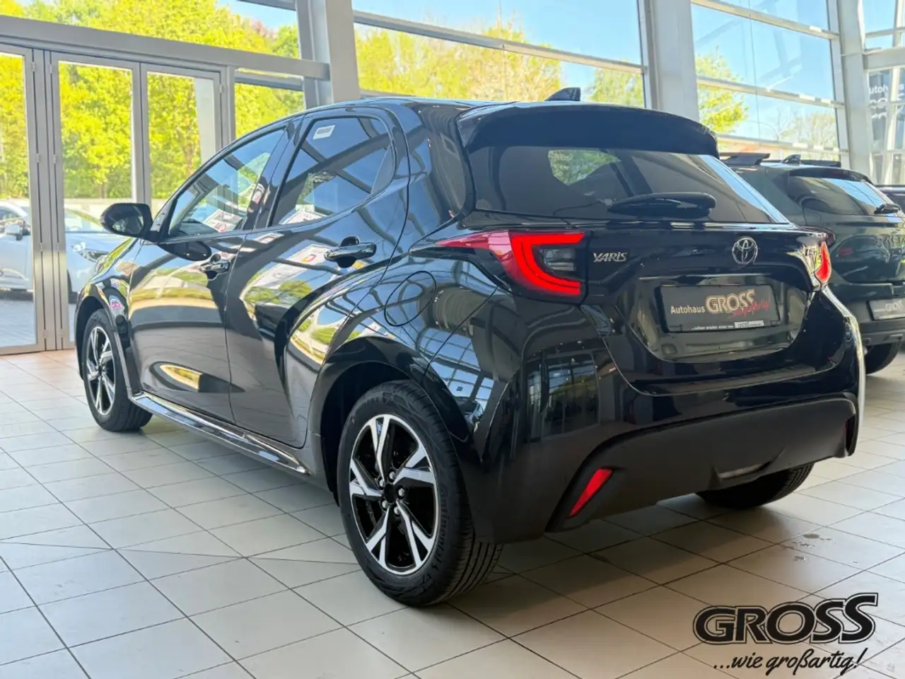 Toyota Yaris Hybrid Teamplayer / LED / Keyless / Kamera 7