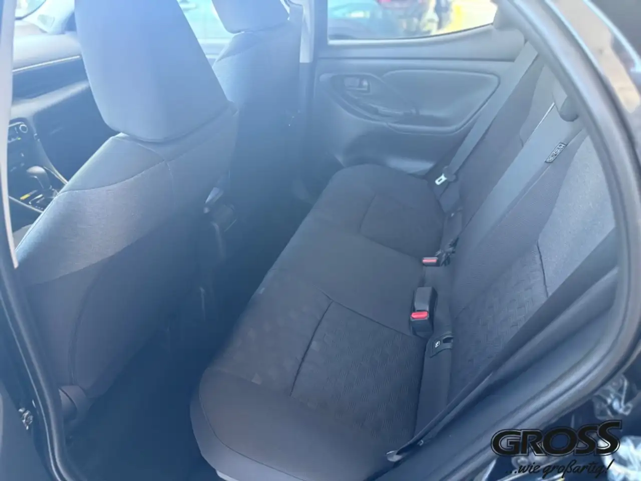Toyota Yaris Hybrid Teamplayer / LED / Keyless / Kamera 9