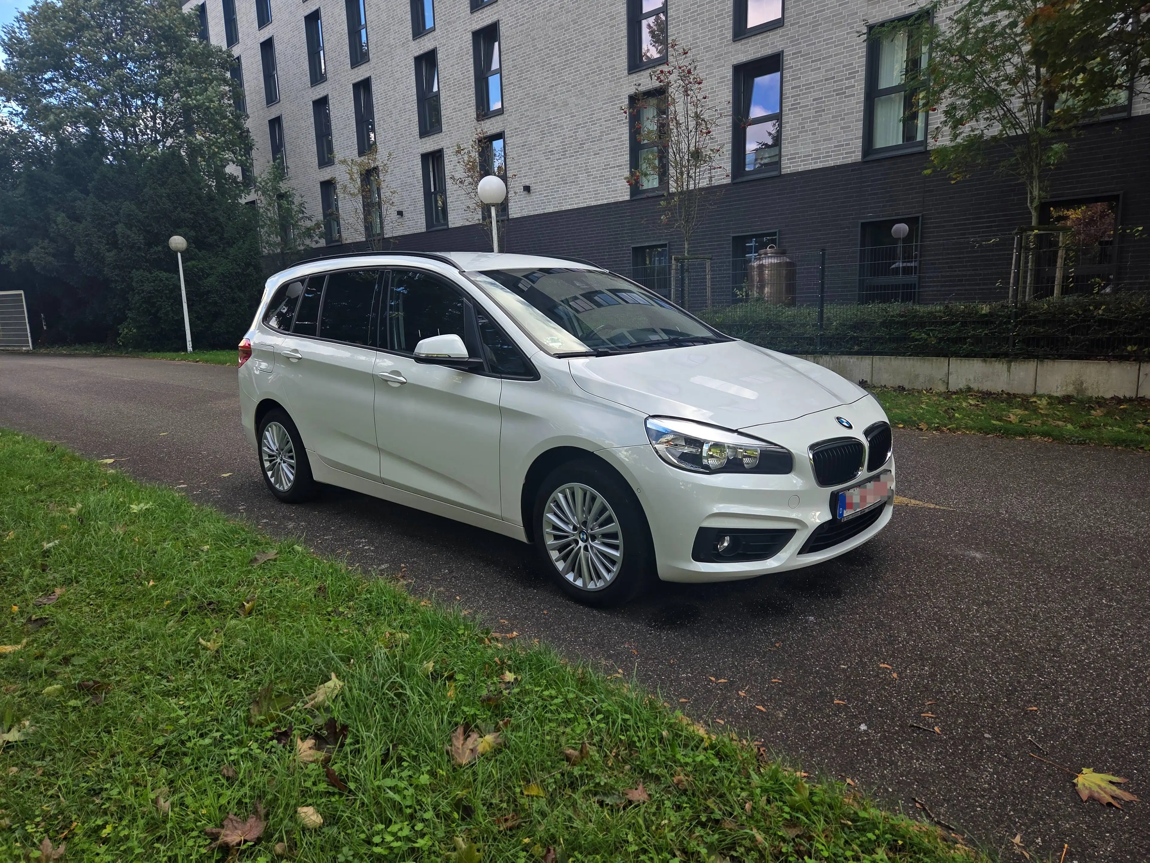 BMW 216 Gran Tourer  Tüv 11.2027 Navi Klima Tempomat COC