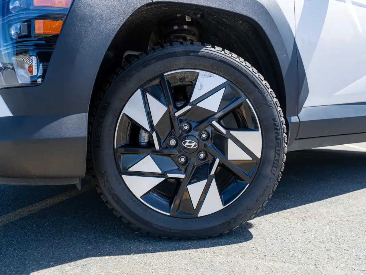 Hyundai KONA снимка Hyundai KONA