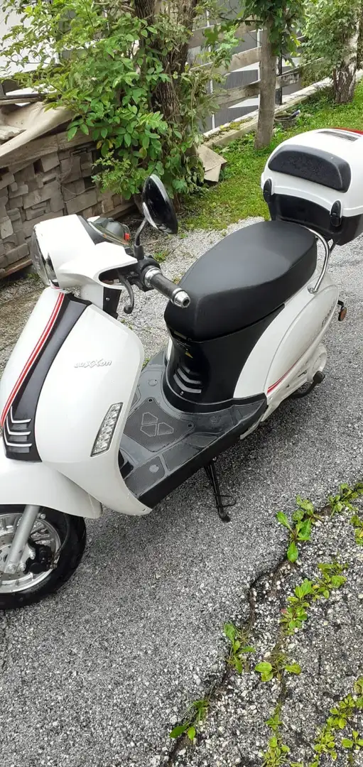 Luxxon E3000 - 1