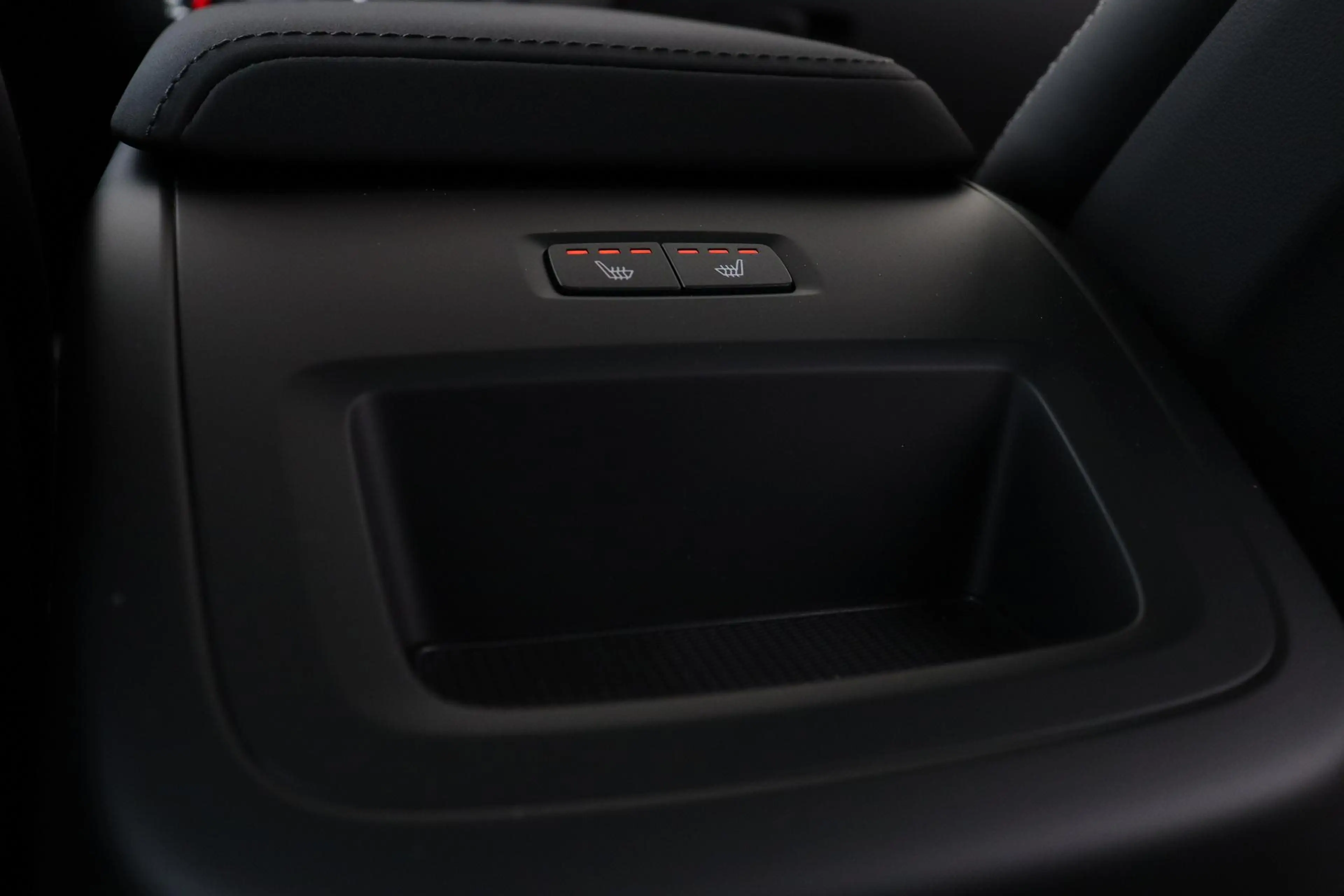 Volvo XC60 II T6 PLUG-IN HYBRID AWD ULTRA DARK -PANO.DAK|BOWE — photo 14