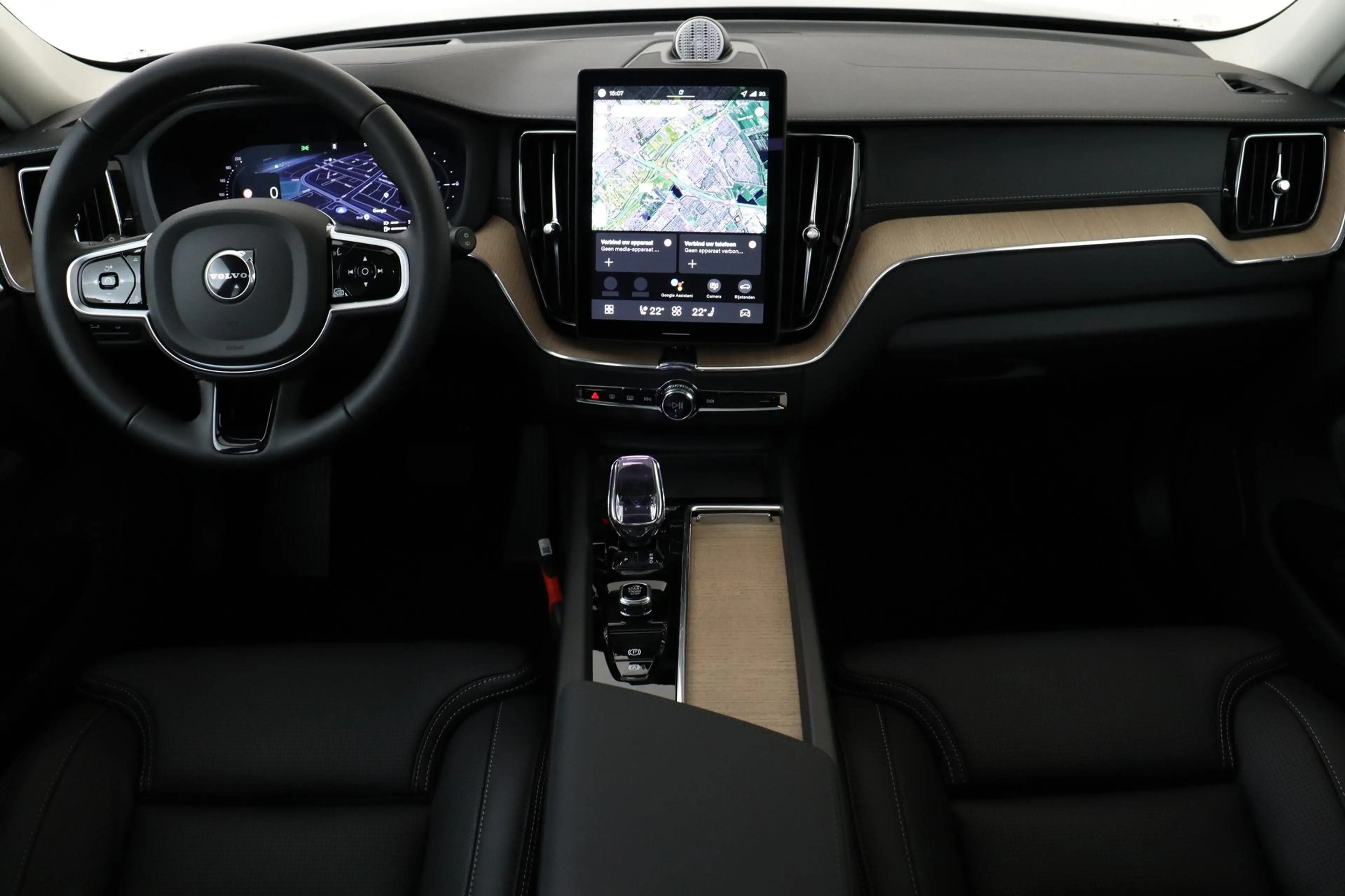 Volvo XC60 II T6 PLUG-IN HYBRID AWD ULTRA DARK -PANO.DAK|BOWE — photo 4