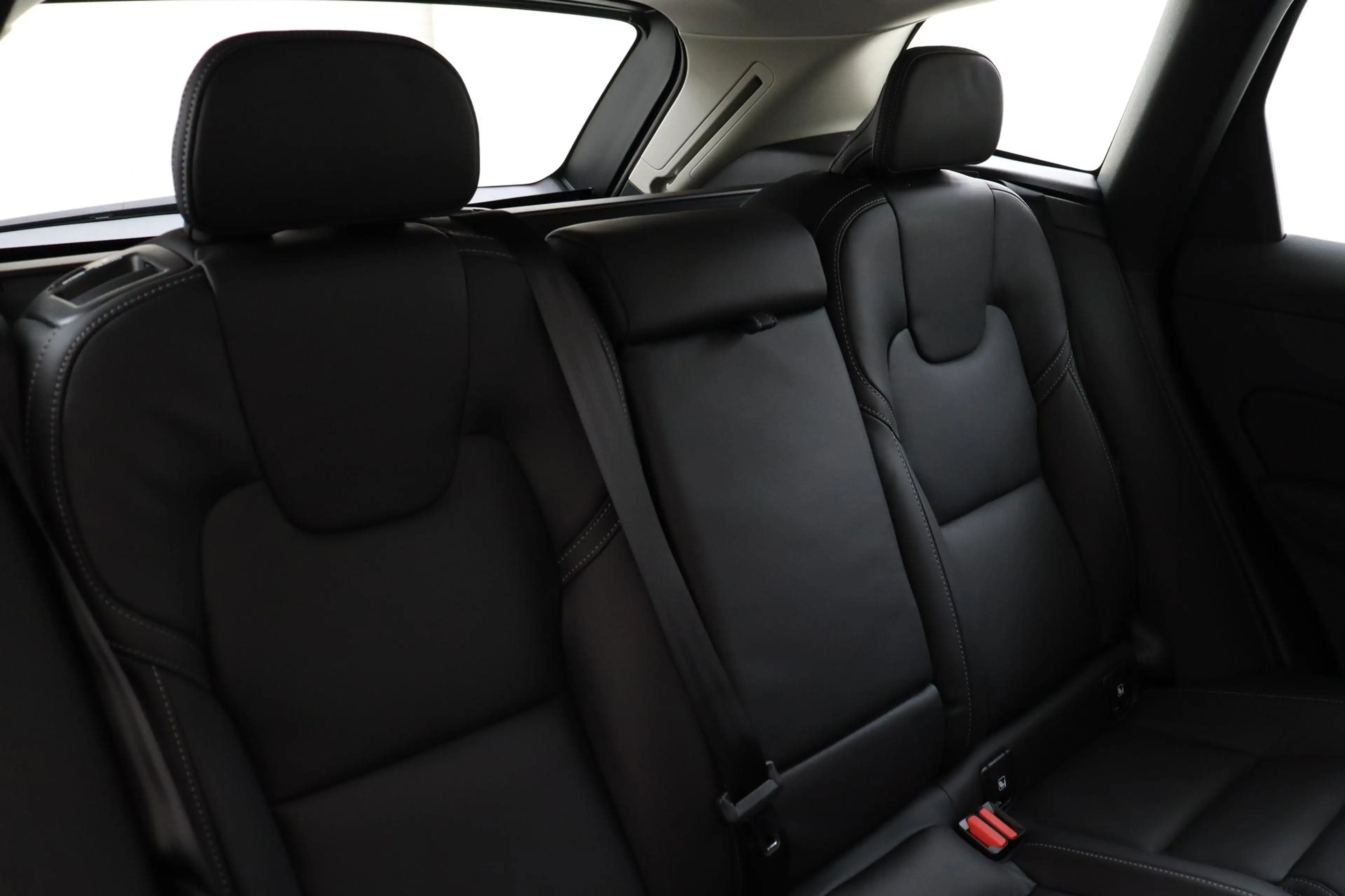 Volvo XC60 II T6 PLUG-IN HYBRID AWD ULTRA DARK -PANO.DAK|BOWE — photo 12