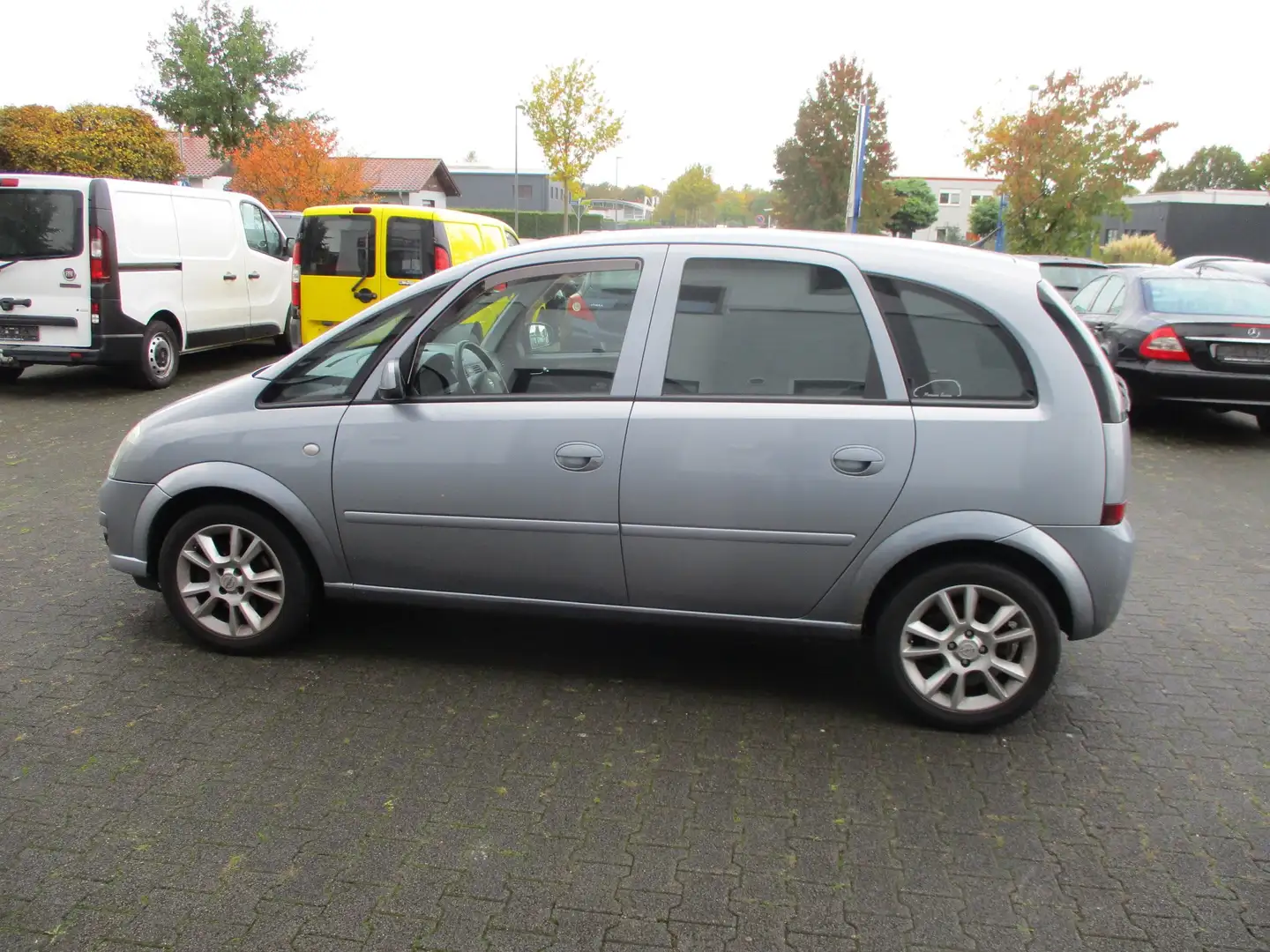 Opel Meriva Meriva 1.6 16V Klima Alu Ahk Tüv 9/2026 Grau - 1