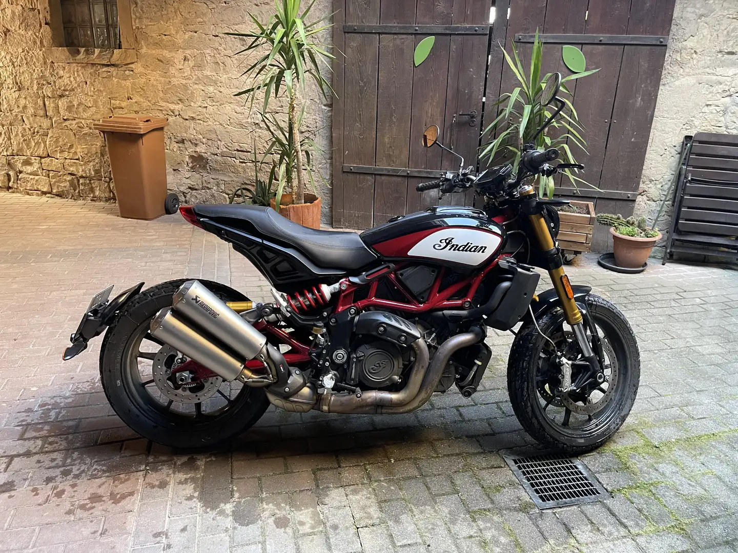 Indian FTR 1200 S Race Replica - 1