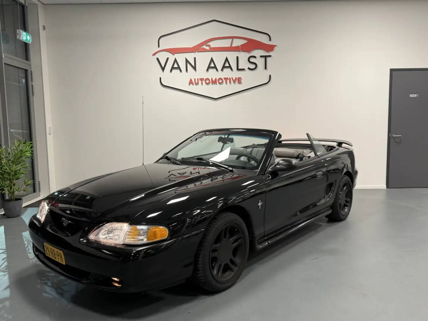 Ford Mustang 3.8 V6 Convertible Nero - 1