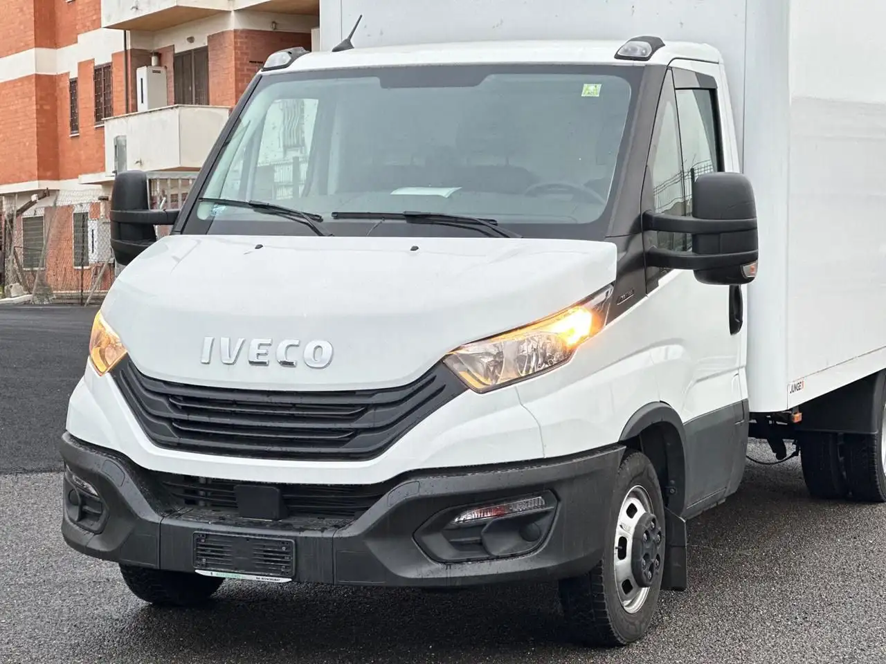 Iveco Daily 2023 — фото 13