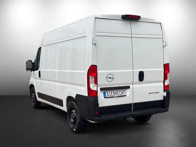 Opel Movano view 4