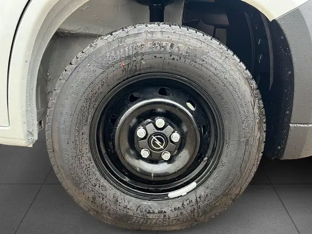 Opel Movano view 5