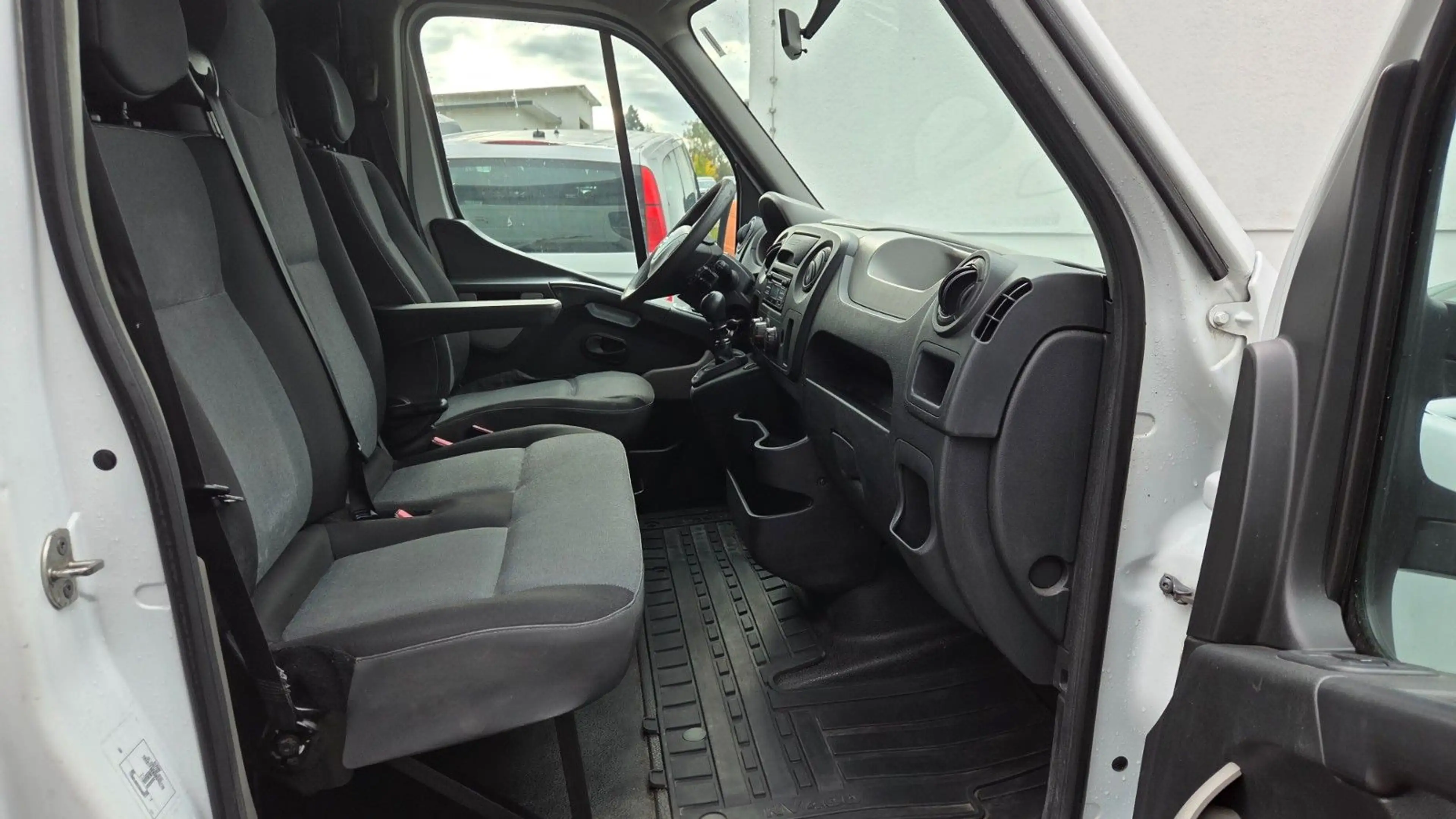 Nissan NV400 Kastenwagen L1H1 2,8t PRO Klimaanlage — photo 15