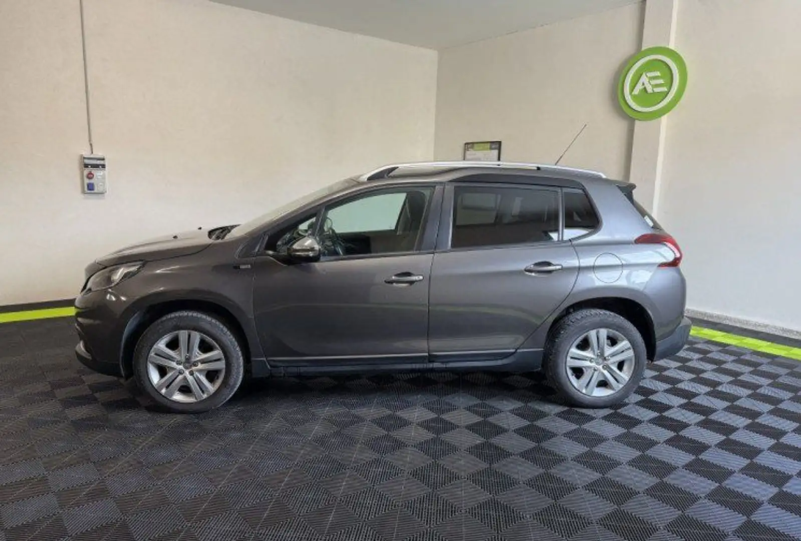 Peugeot 2008 1.2 PureTech 82ch Style Gris - 2