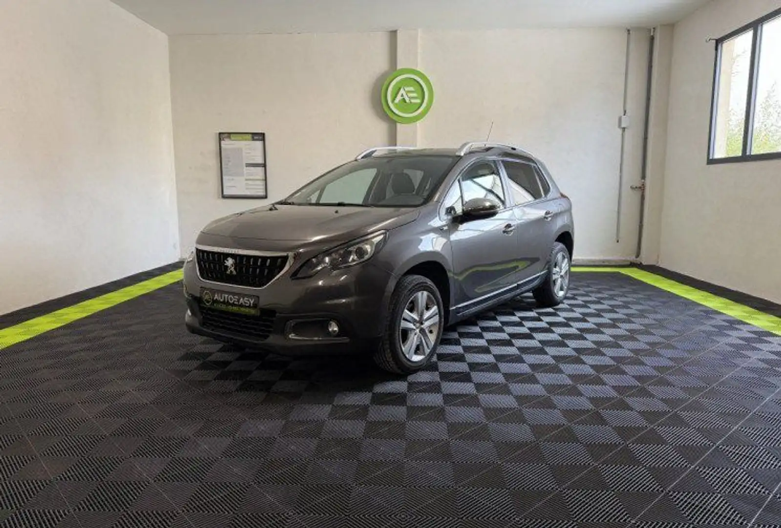 Peugeot 2008 1.2 PureTech 82ch Style Gris - 1