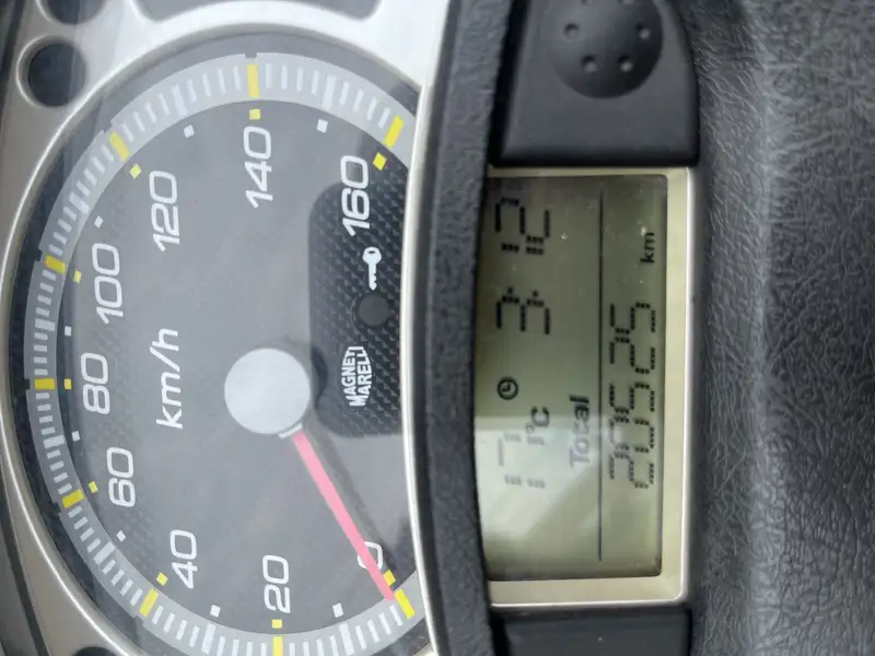 Yamaha XMAX 250 - foto 4