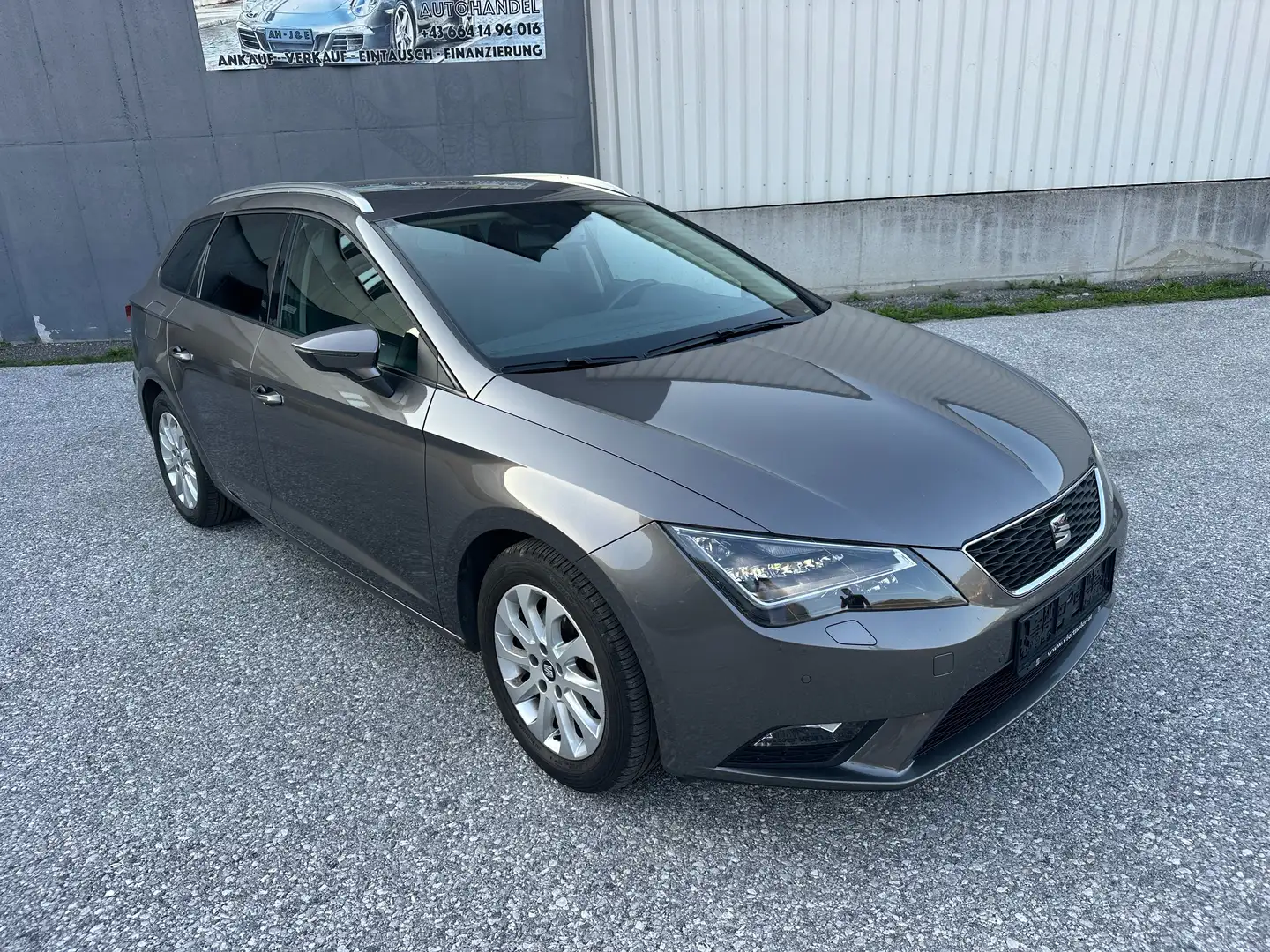 SEAT Leon Leon ST 1,6 TDI 4WD Pickerl 7/2026 Grigio - 1