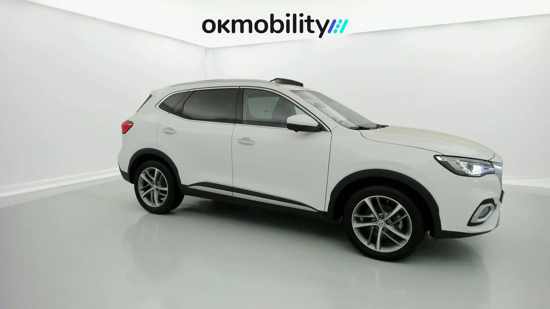 MG HS 1.5 T-GDI Luxury Weiß - 2