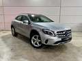 Mercedes-Benz GLA 180 *Auto*Clim*Navi*Attelage*Toit*Pano*LED*1stowner Zilver - thumbnail 1