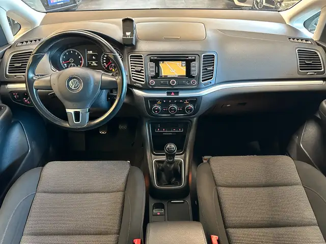 Volkswagen Sharan view 6