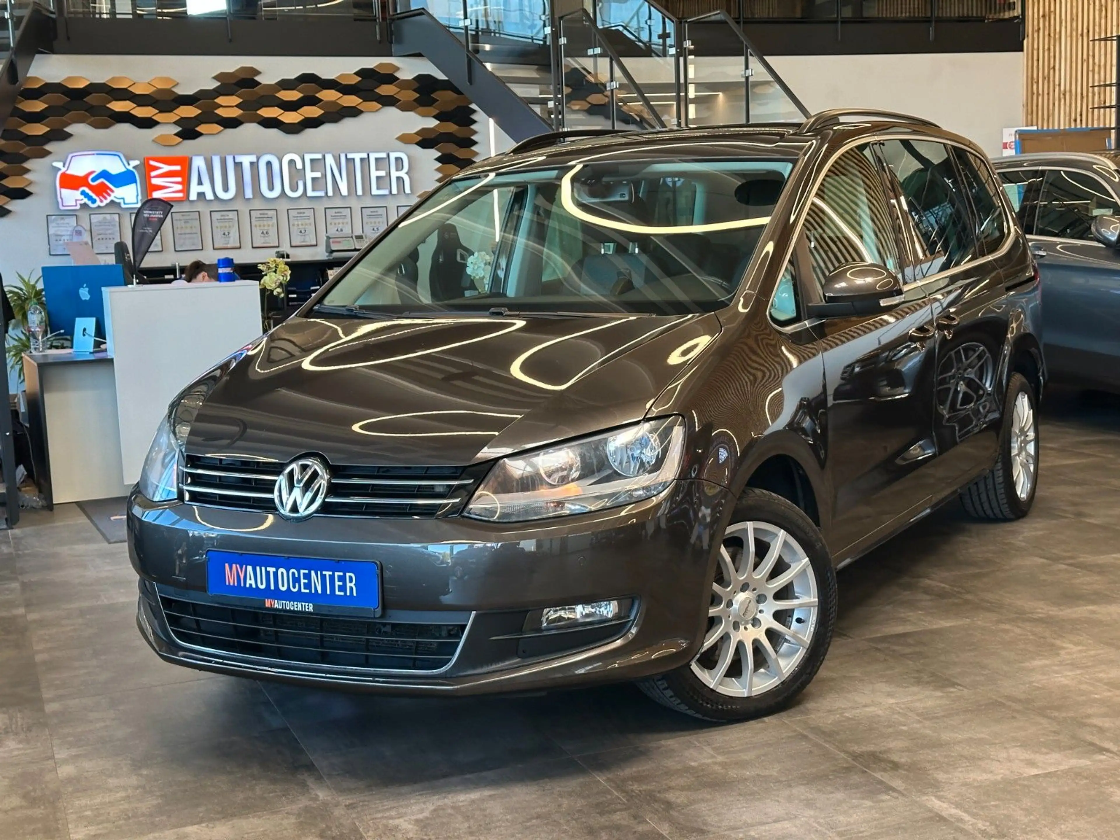 Volkswagen Sharan *7-Sitzer*3-ZONEN*SZHZ*NAVI*TEMPO*AHK*PDC