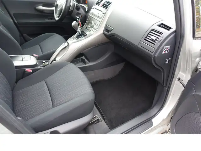 Toyota Auris view 8